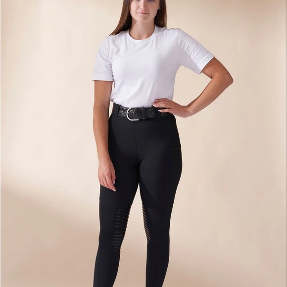 Women's Sleek Black Riding Leggings - Picture 3 of 8